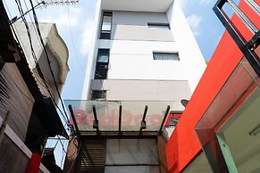 RedDoorz Plus @ Sawah Besar