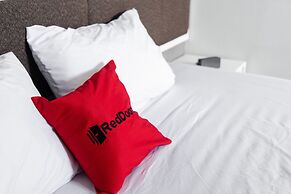 RedDoorz Plus @ Sawah Besar