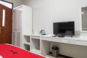 RedDoorz Plus @ Sawah Besar