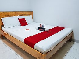 RedDoorz near Ramiro Community Hospital