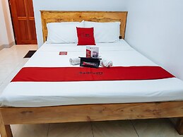 RedDoorz near Ramiro Community Hospital