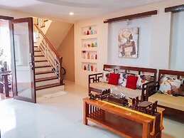 RedDoorz @ Caimito Drive Dampas