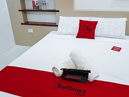 RedDoorz @ Caimito Drive Dampas