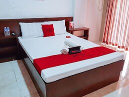 RedDoorz @ Caimito Drive Dampas