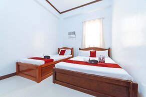 Reddoorz @ D Maagma Street - Vaccinated Staff