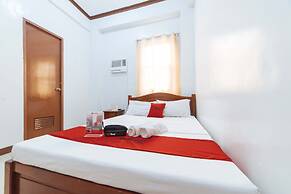 Reddoorz @ D Maagma Street - Vaccinated Staff