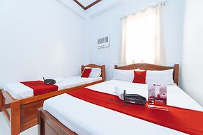 Reddoorz @ D Maagma Street - Vaccinated Staff