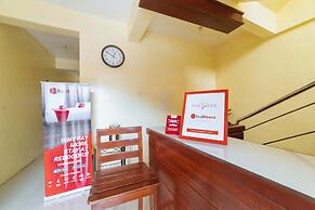 Reddoorz @ D Maagma Street - Vaccinated Staff