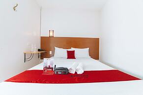 Reddoorz @ Old Buswang Road