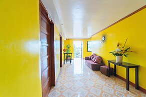 RedDoorz near Golden Sarok Shrine