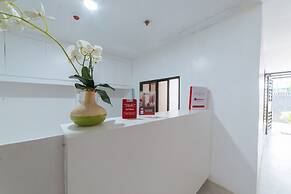 RedDoorz @ DBuilders Rooms Bangkal Makati