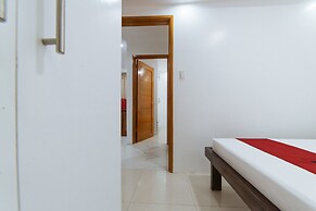 RedDoorz @ DBuilders Rooms Bangkal Makati