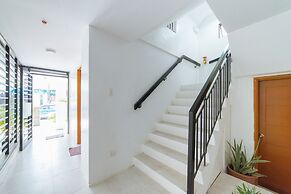 RedDoorz @ DBuilders Rooms Bangkal Makati