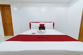 RedDoorz @ DBuilders Rooms Bangkal Makati