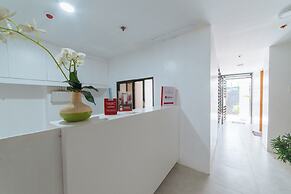 RedDoorz @ DBuilders Rooms Bangkal Makati