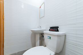 RedDoorz @ DBuilders Rooms Bangkal Makati