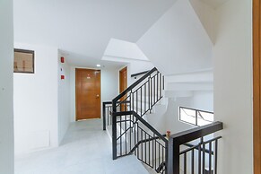 RedDoorz @ DBuilders Rooms Bangkal Makati