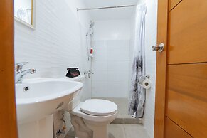 RedDoorz @ DBuilders Rooms Bangkal Makati