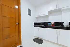 RedDoorz @ DBuilders Rooms Bangkal Makati