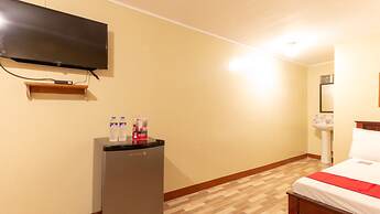 RedDoorz near PNR Espana Station