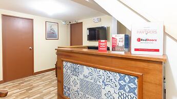 RedDoorz near PNR Espana Station