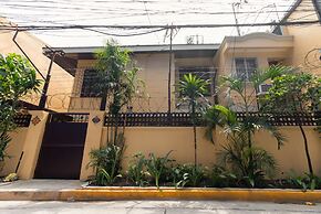 RedDoorz near PNR Espana Station