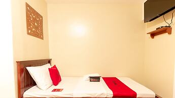 RedDoorz near PNR Espana Station