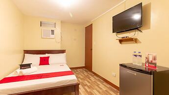 RedDoorz near PNR Espana Station