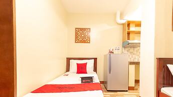 RedDoorz near PNR Espana Station