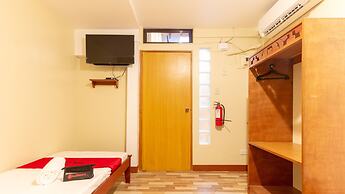 RedDoorz near PNR Espana Station