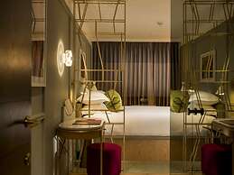 The Guardsman Hotel and Residences