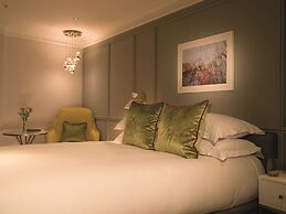 The Guardsman Hotel and Residences