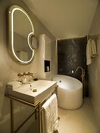 The Guardsman Hotel and Residences