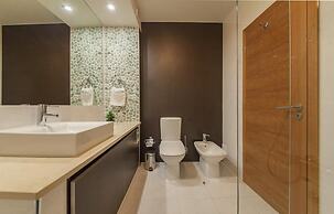 B27 - Luz Bay 2 Bedroom Apartment