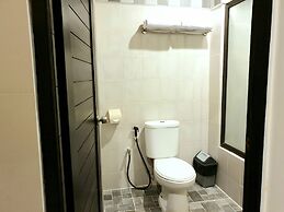 Comfy Room in Piliau Residence