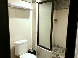 Comfy Room in Piliau Residence