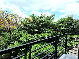 Comfy Room in Piliau Residence