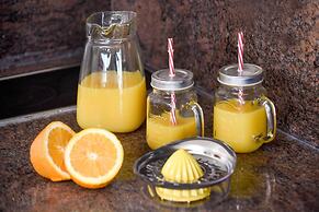 Beautiful w Balcony & Panoramic Sea View