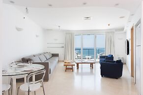 Luxurious Apt W Panoramic Sea View - 75m