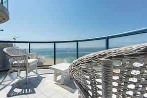 Luxurious Apt W Panoramic Sea View - 75m