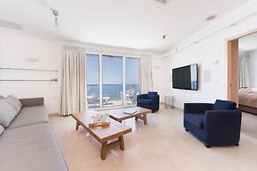 Luxurious Apt W Panoramic Sea View - 75m