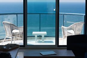 Luxurious Apt W Panoramic Sea View - 75m