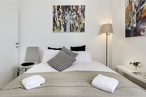 Luxurious 90sqm 2BR Beach Front