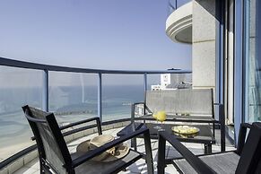 Luxurious 90sqm 2BR Beach Front