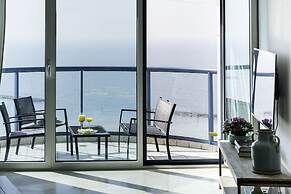 Luxurious 90sqm 2BR Beach Front