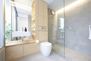 Studio Reuss - a City Retreat