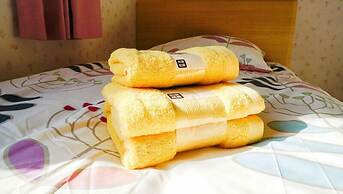 Breeze Shortstay Female Only