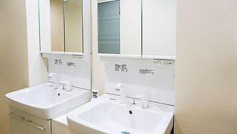 Breeze Shortstay Female Only