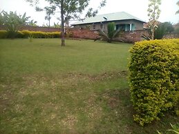 Maasai Backpackers Home