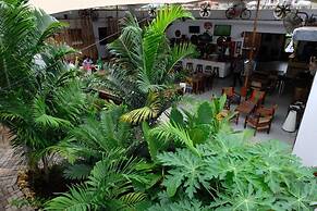 27 Cafe Zanzibar Airport Hotel